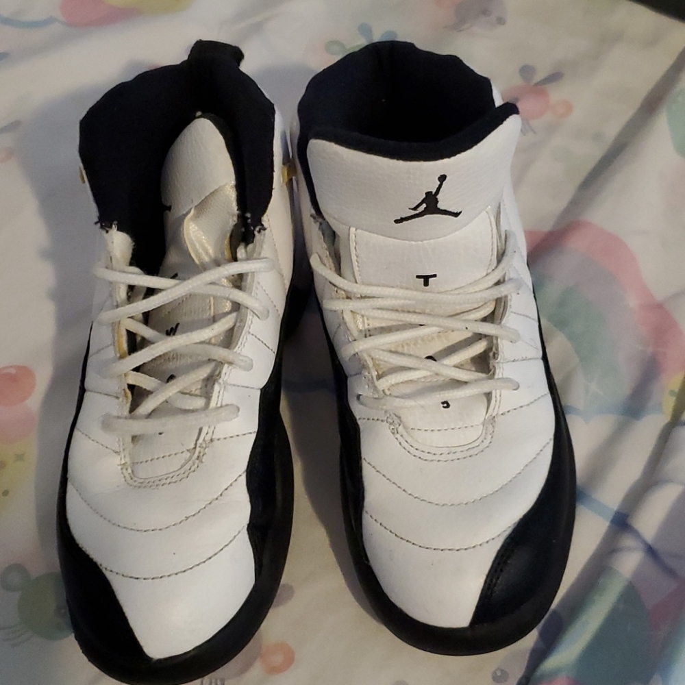 Jordan sneakers size 3y